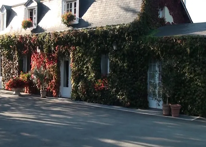 Le Petit Pont Guest house 3*