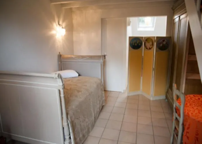 Le Petit Pont Guest house